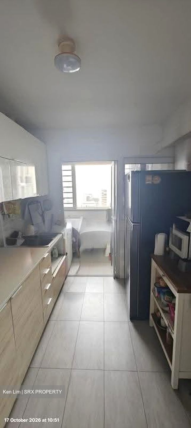 Tampines Avenue 8 (Tampines), Multi Generation #639558661